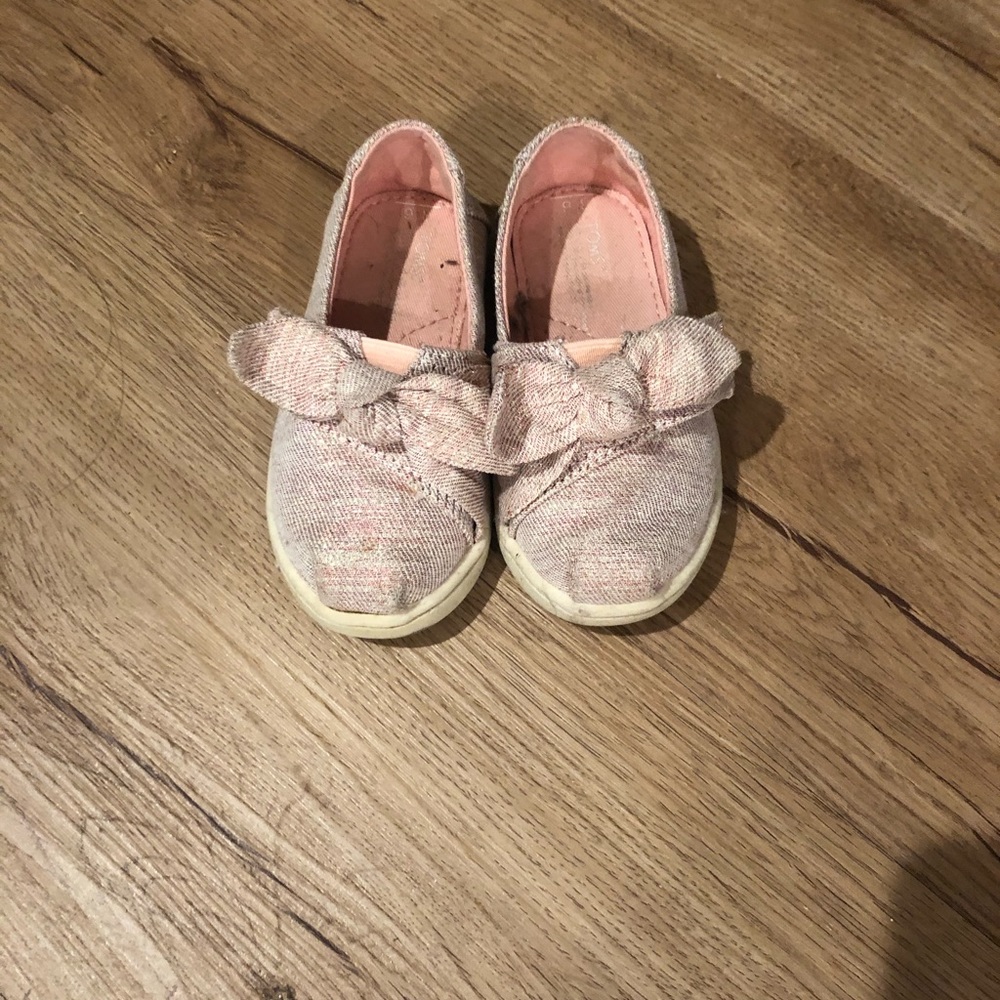 Toms